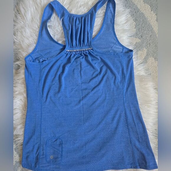 Lululemon Tank Like New - Picture 2 of 4
